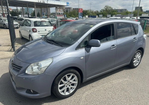 Toyota Verso cena 23900 przebieg: 192000, rok produkcji 2010 z Dukla małe 497